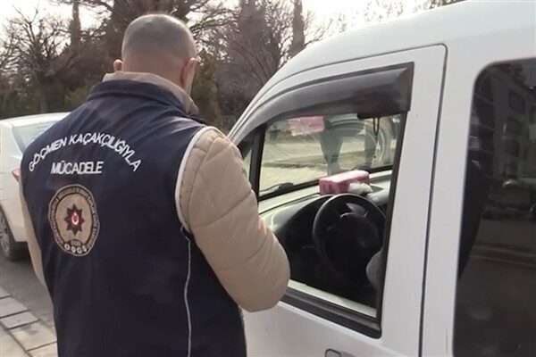 İçişleri Bakanı Yerlikaya, 27 büyükşehirde eş zamanlı düzenlenen denetimlerde 96