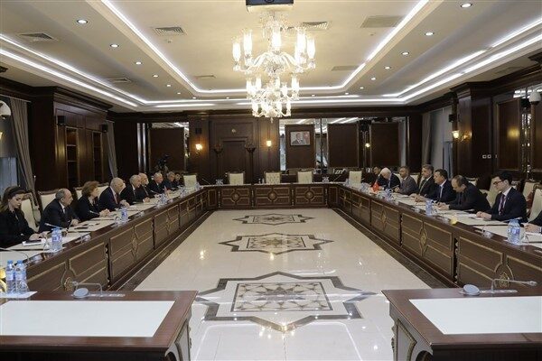 Toplantıda Türkiye'yi APA Türk Gurubu Başkanı ve AK Parti Şanlıurfa