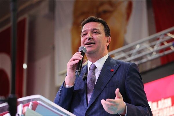 Mahmut Arıkan, mevcut iktidarın ekonomik düzeni bozmasının toplumsal yapıyı da