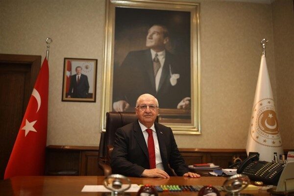 Milli Savunma Bakanlığı, Milli Savunma Bakanı Yaşar Güler'in, resmi davetlisi