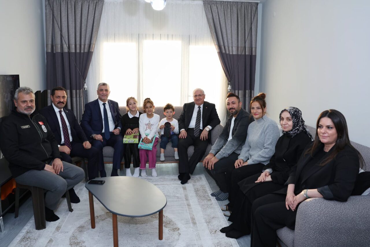 6 Şubat depremlerinin yıl dönümü dolayısıyla Hatay’da bulunan Milli Savunma