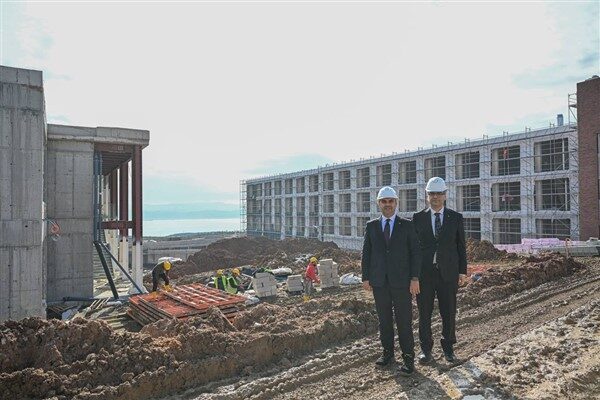 Sanayi ve Teknoloji Bakanı Mehmet Fatih Kacır, TÜBİTAK Gebze Yerleşkesi’nde