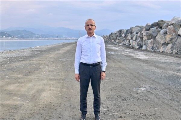 Ulaştırma ve Altyapı Bakanı Uraloğlu, TÜRASAŞ Sakarya Bölge Müdürlüğü’nde düzenlenen