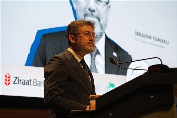 Tarım ve Orman Bakanı İbrahim Yumaklı, Türkiye-Endonezya İş Forumu’na katılarak iki