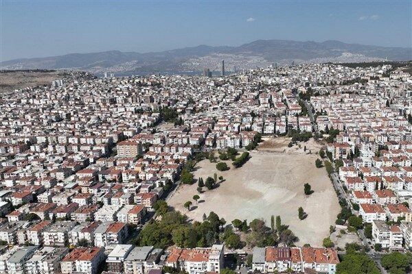 Alanda alışveriş merkezi inşa edileceği iddialarının doğru olmadığını ifade eden
