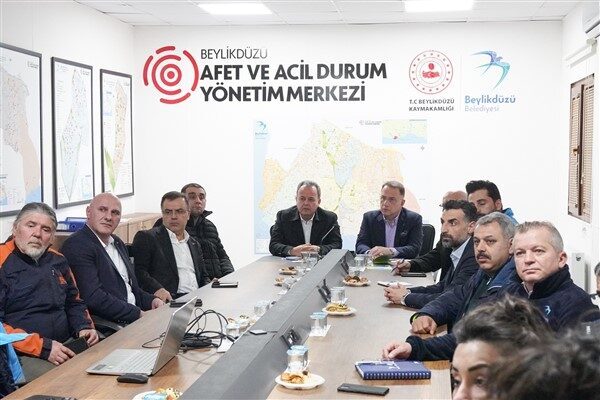 Beylikdüzü Belediyesi, İstanbul genelinde etkisini artıran kar yağışı ve olumsuz