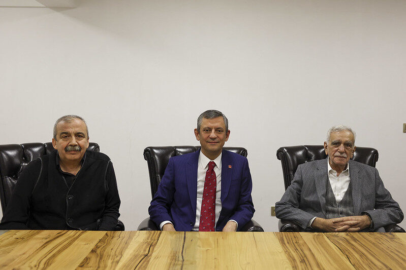 Cumhuriyet Halk Partisi Genel Başkanı Özgür Özel, 15 ve 16’ıncı