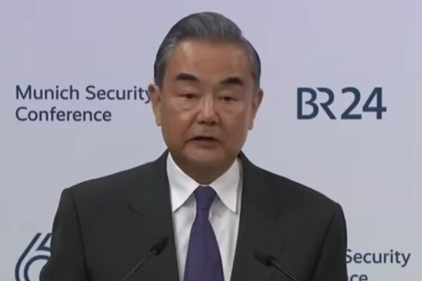 Çin Dışişleri Bakanı Wang Yi, ''Çin, ABD ve Rusya arasında