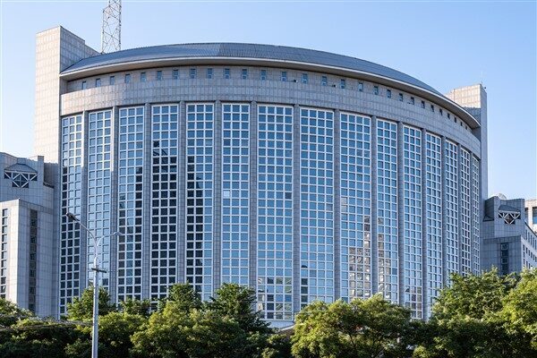 Çin Dışişleri Bakanlığı Sözcüsü Guo Jiakun, ABD’ye Çin’le orta yolda
