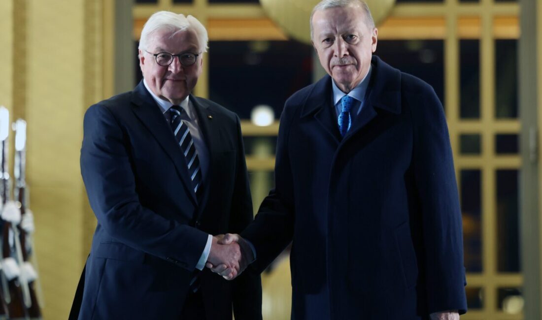 Cumhurbaşkanı Recep Tayyip Erdoğan, Almanya Cumhurbaşkanı Frank-Walter Steinmeier'i Cumhurbaşkanlığı Külliyesi’nde resmi