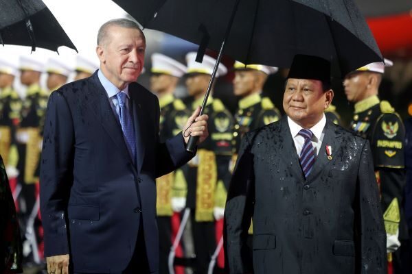 Cumhurbaşkanı Recep Tayyip Erdoğan, resmî temaslarda bulunmak üzere gittiği Endonezya'nın