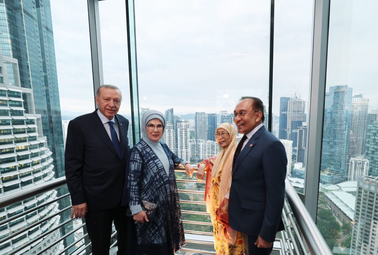 Cumhurbaşkanı Recep Tayyip Erdoğan, resmi temaslarda bulunmak üzere geldiği Malezya'nın