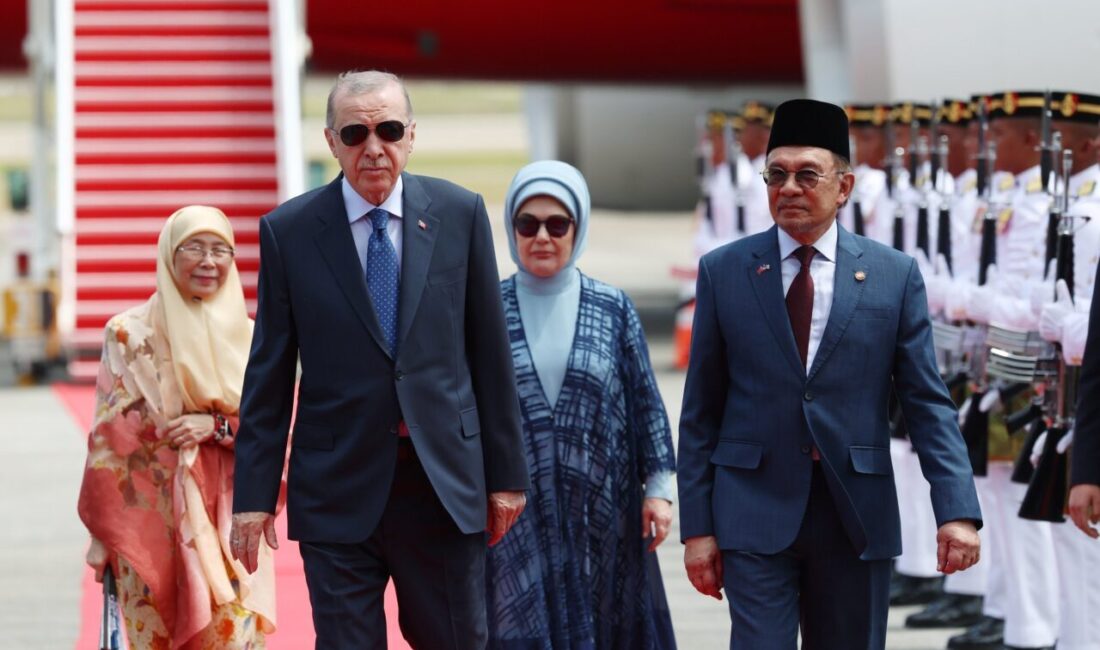 Cumhurbaşkanı Recep Tayyip Erdoğan, resmi temaslarda bulunmak üzere gittiği Malezya'nın başkenti