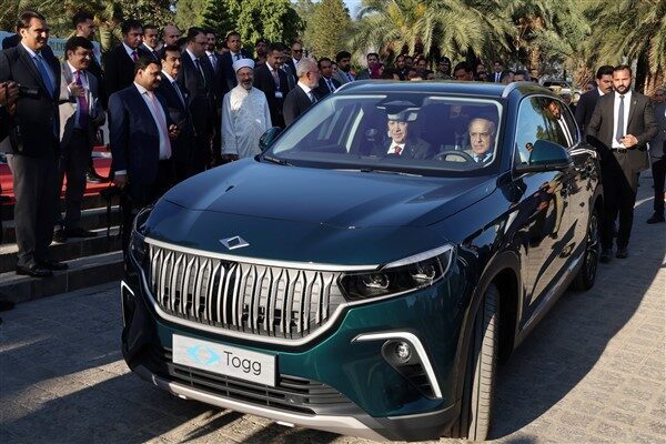 Türkiye Cumhuriyeti Cumhurbaşkanı Recep Tayyip Erdoğan, Pakistan Başbakanı Şahbaz Şerif'e