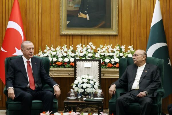Cumhurbaşkanı Recep Tayyip Erdoğan, Pakistan'ın başkenti İslamabad'da Pakistan Cumhurbaşkanı Asıf