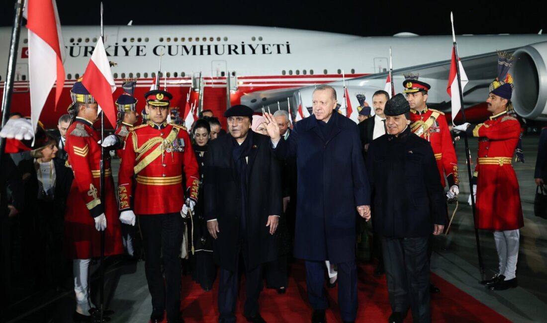 Cumhurbaşkanı Recep Tayyip Erdoğan, resmi temaslarda bulunmak üzere gittiği Pakistan'ın başkenti