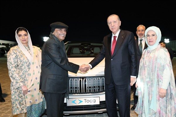 Cumhurbaşkanı Recep Tayyip Erdoğan, Pakistan'ın başkenti İslamabad'da Pakistan Cumhurbaşkanı Asıf