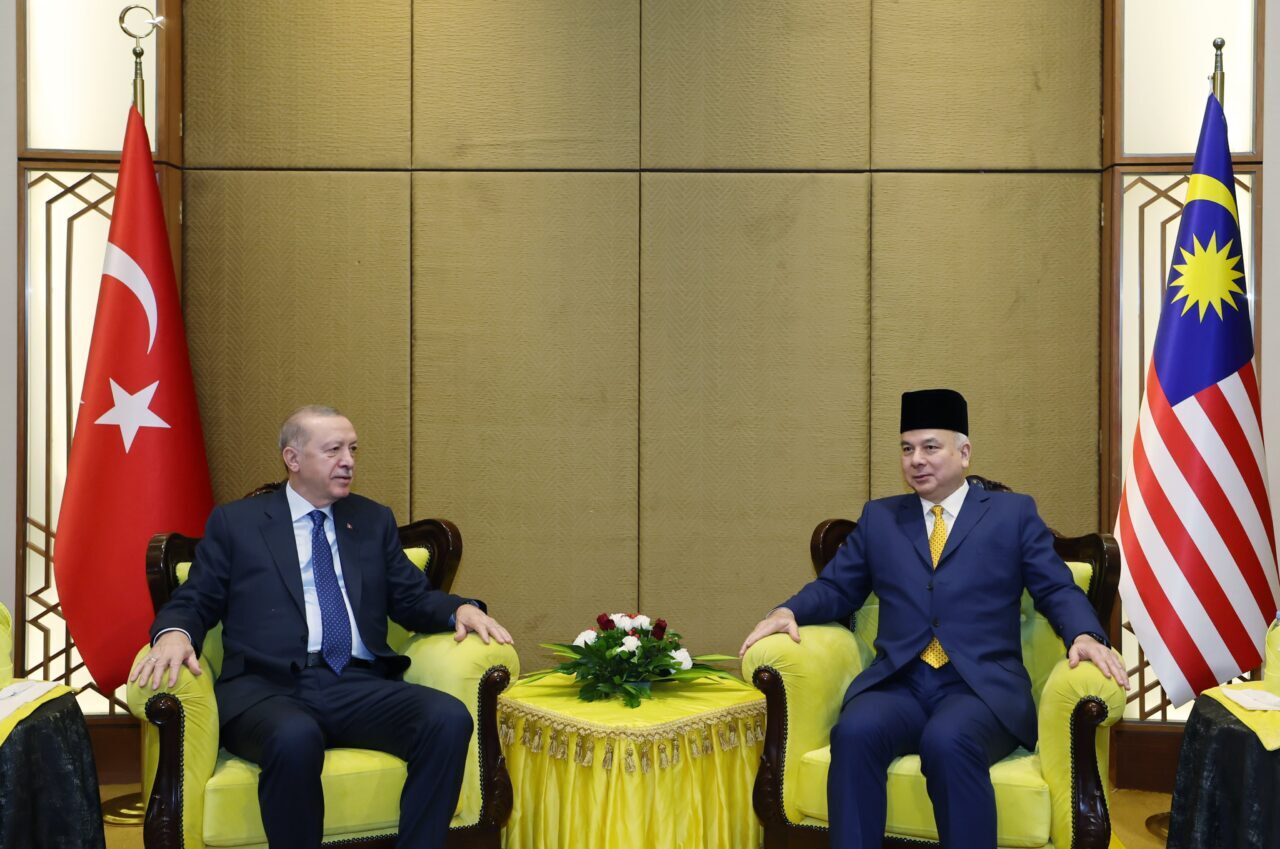 Cumhurbaşkanı Recep Tayyip Erdoğan, Malezya'da Perak Sultanı Nazrin Şah ile