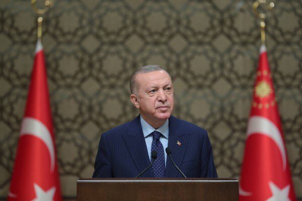 Cumhurbaşkanı Recep Tayyip Erdoğan açıklamasında, "Son birkaç gündür Ege’nin Yunanistan