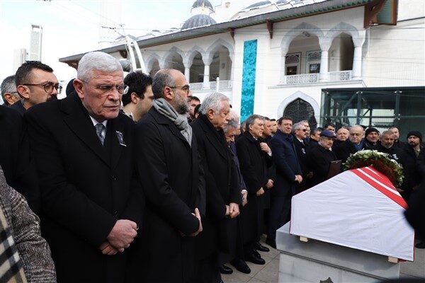 İYİ Parti Genel Başkanı Müsavat Dervişoğlu, hayatını kaybeden eski Devlet