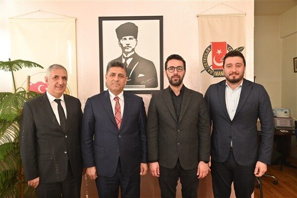  Manisa Büyükşehir Belediyesi Genel Sekreteri Burak Deste, gazetecilerin halkın doğru