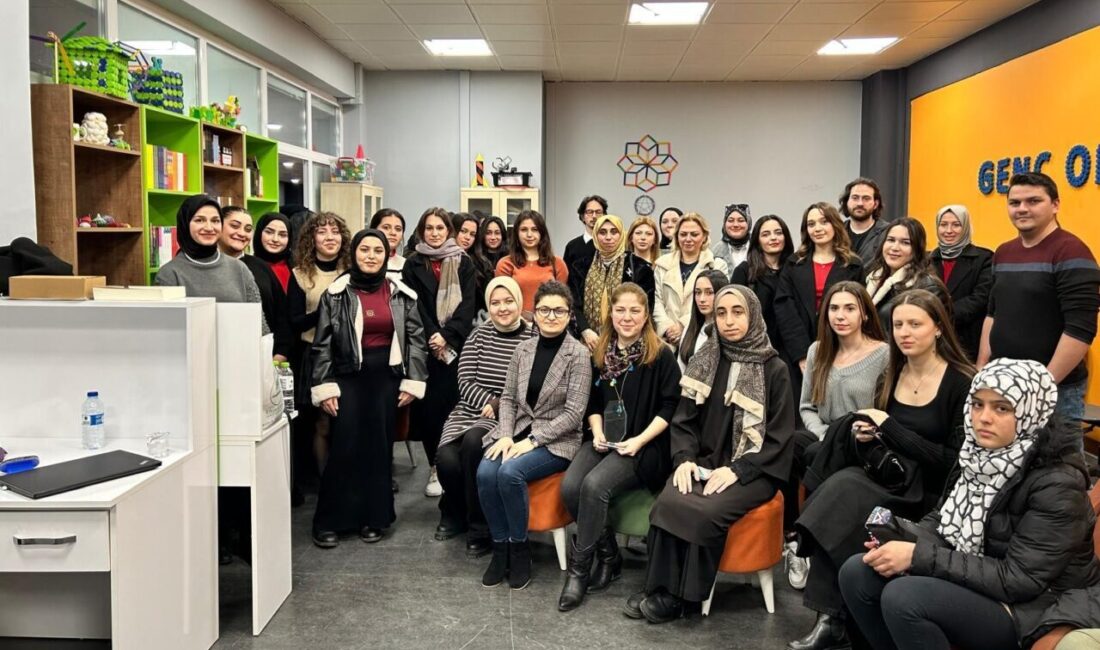 Düzce Üniversitesi İşletme ve Girişimcilik Topluluğu tarafından proje yönetimi alanında