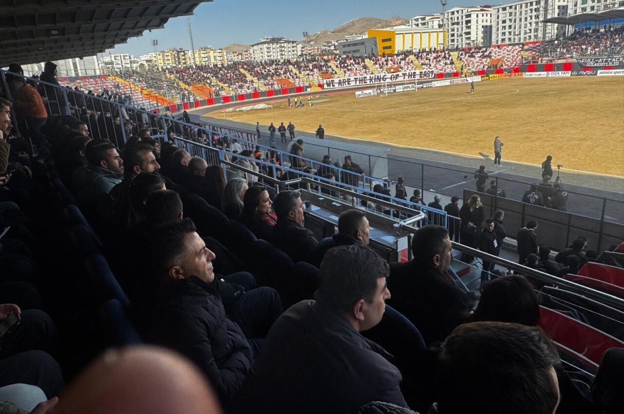Türkiye Futbol Federasyonu (TFF) 2. Lig Kırmızı Grup’ta mücadele eden