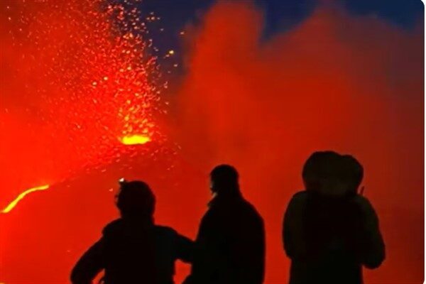 Sicilya'nın bölgesel sivil koruma başkanı Salvo Cocina, Etna'daki son günlerdeki