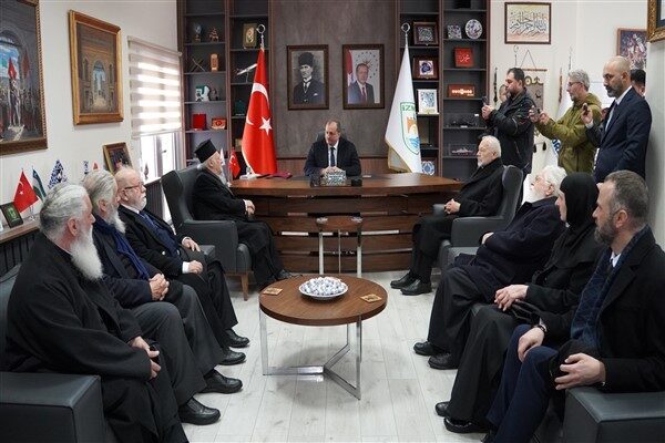 Ziyaret kapsamında ilk olarak İznik Belediye Başkanı Kağan Mehmet Usta’yı