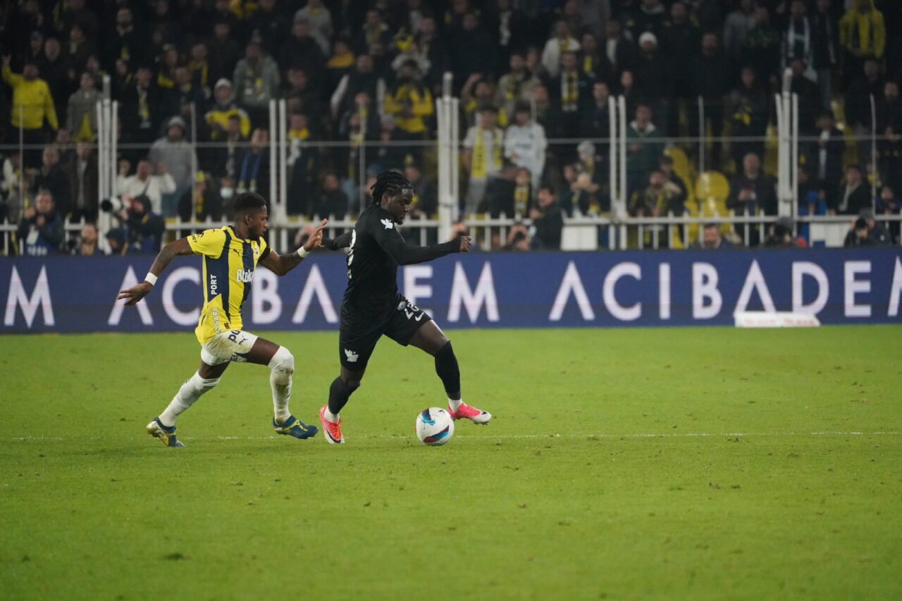Fenerbahçe, Süper Lig'in 22. haftasında Çaykur Rizespor'u konuk etti. Ülker