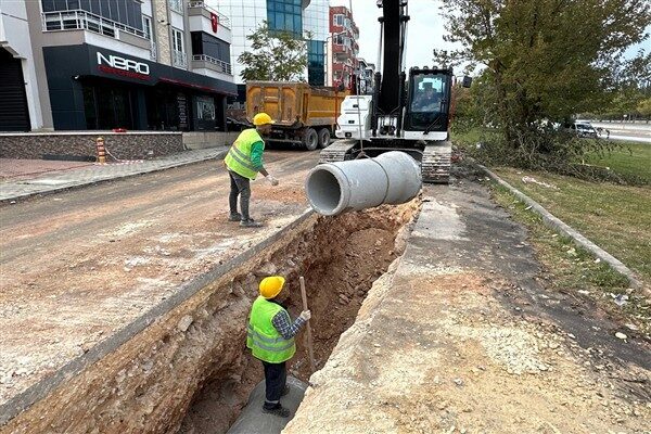 GASKİ, şehrin altyapısını yenilemek, yeni kanalizasyon ve yağmursuyu hatları inşa
