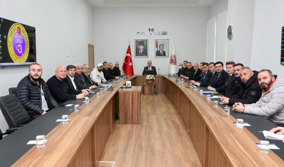 Valilik toplantı salonunda gerçekleştirilen İl Spor Güvenlik Kurulu Toplantısına, Vali