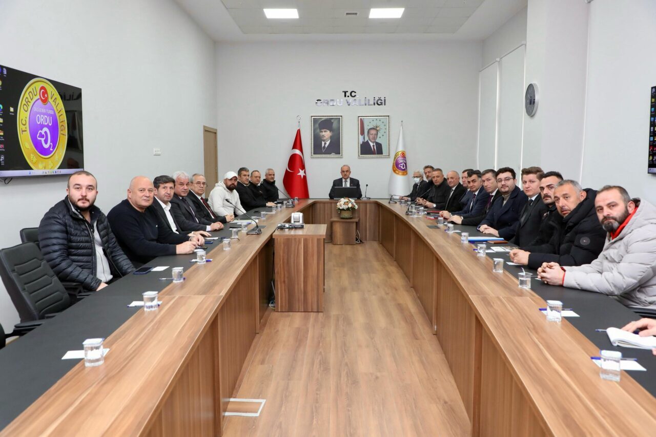 Valilik toplantı salonunda gerçekleştirilen İl Spor Güvenlik Kurulu Toplantısına, Vali