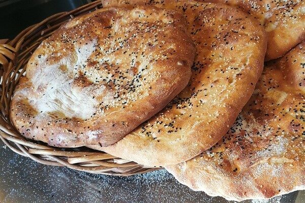 İstanbul Büyükşehir Belediye (İBB) Başkanı İmamoğlu, 350 gram ramazan pidesinin
