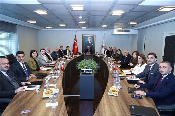 İYİ Parti Genel Başkanı Müsavat Dervişoğlu, genel merkez ek binada