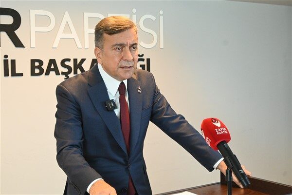Zafer Partisi Sözcüsü Azmi Karamahmutoğlu, partinin haftalık basın toplantısında açıklamalarda