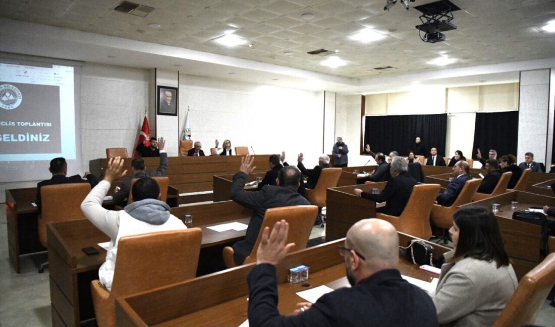 Keşan Belediye Başkanı  Mehmet Özcan başkanlığında, Belediye Meclis Salonu’nda saat
