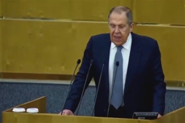 Lavrov konuşmasının başında  Rusya'nın 'çok kutuplu dünya' ile hareket ettiğini