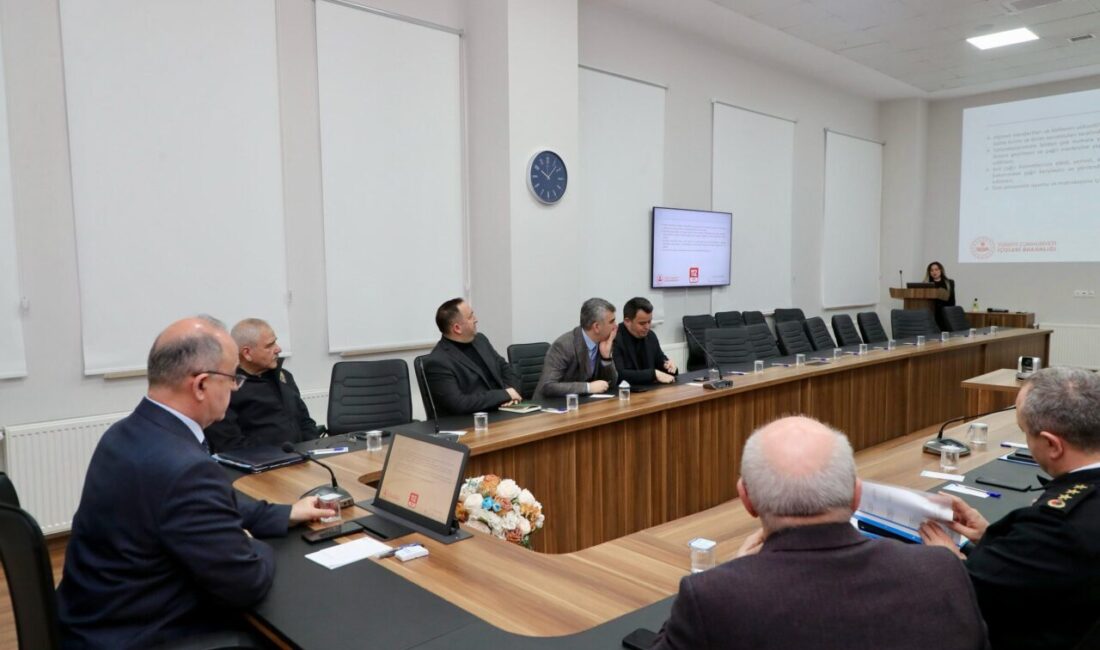 Toplantıya Ordu Büyükşehir Belediye Başkan Vekili Celal Tezcan, İl Emniyet