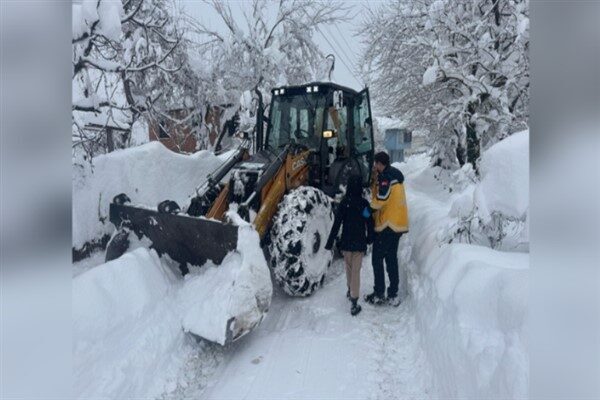Ordu Büyükşehir Belediyesi karla mücadele ekipleri, bir günde 2366 km