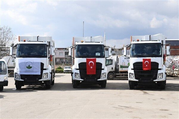 Yeni araçlar, Çukurca Temizlik İşleri Şantiyesi’nde düzenlenen bir törenle hizmete