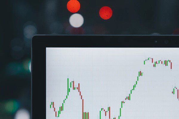 Piramit Menkul Kıymetler’in raporunda BIST100 endeksinin Cuma gününü yüzde 0,37
