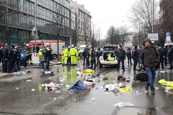 Polis, en az 28 kişinin yaralandığını, en az ikisinin ağır