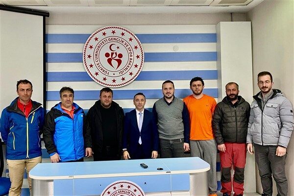 İl Müdürü Ramazan Öztürk, dağcılıkla aktif olarak ilgilenen spor kulüplerine