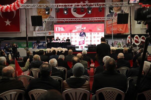 Saadet Partisi Genel Başkanı Arıkan, Tekirdağ İl Kongresi'nde, partiye katılan