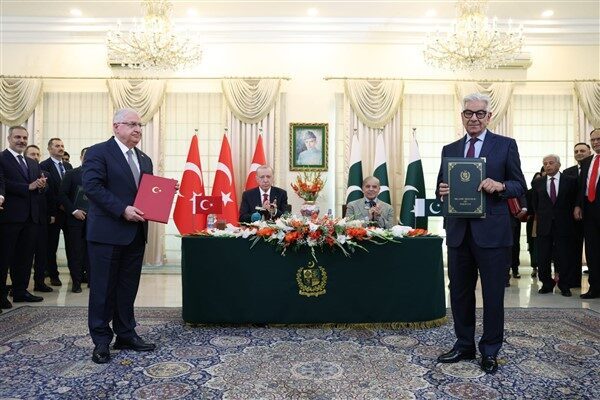Cumhurbaşkanı Recep Tayyip Erdoğan'ın Endonezya ve Malezya ziyaretlerine eşlik eden