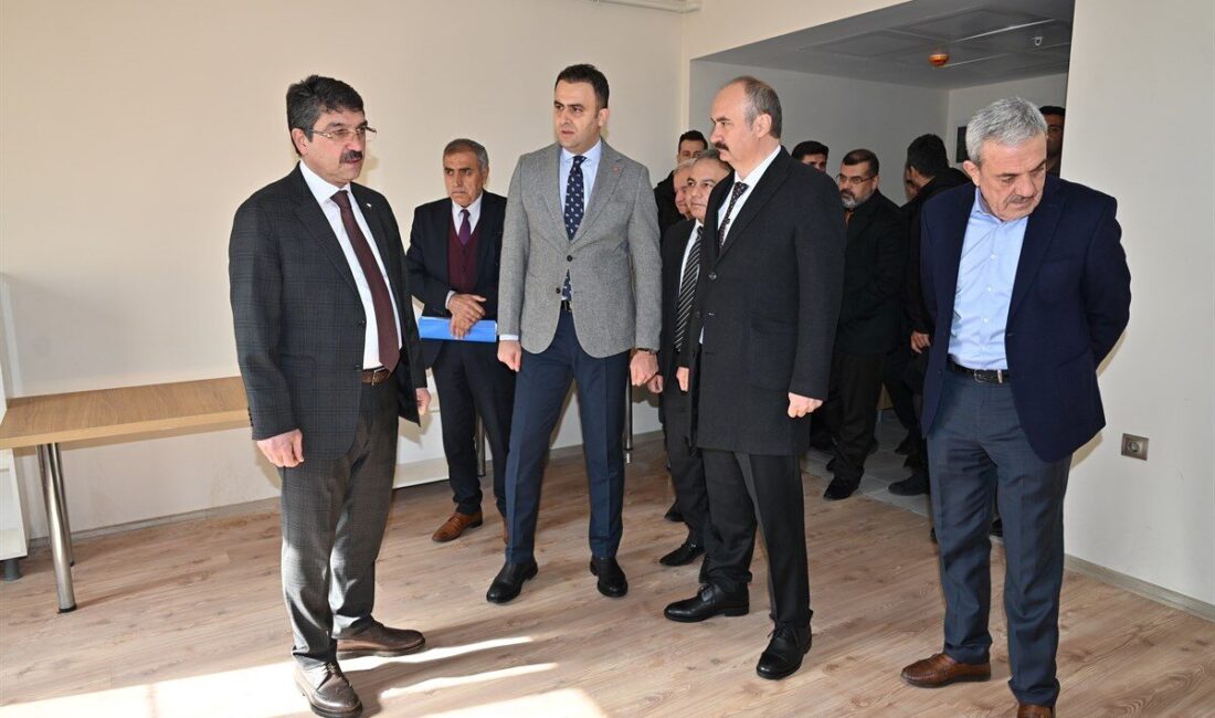 Valilikten yapılan açıklamay göre, Batman Valisi Ekrem Canalp, Hasankeyf ilçesinde