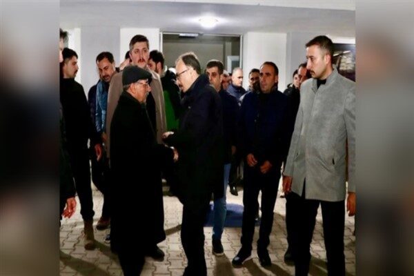 Siirt Valisi ve Belediye Başkan Vekili Kemal Kızılkaya, gece saat