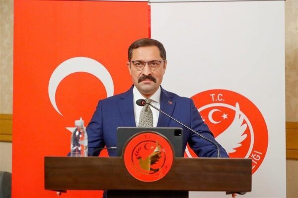 Hatay Valisi Masatlı, yayımladığı mesajda acılarının ilk günkü gibi taze