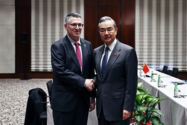 Çin Dışişleri Bakanı Wang Yi, dün Münih’te İsrail Dışişleri Bakanı